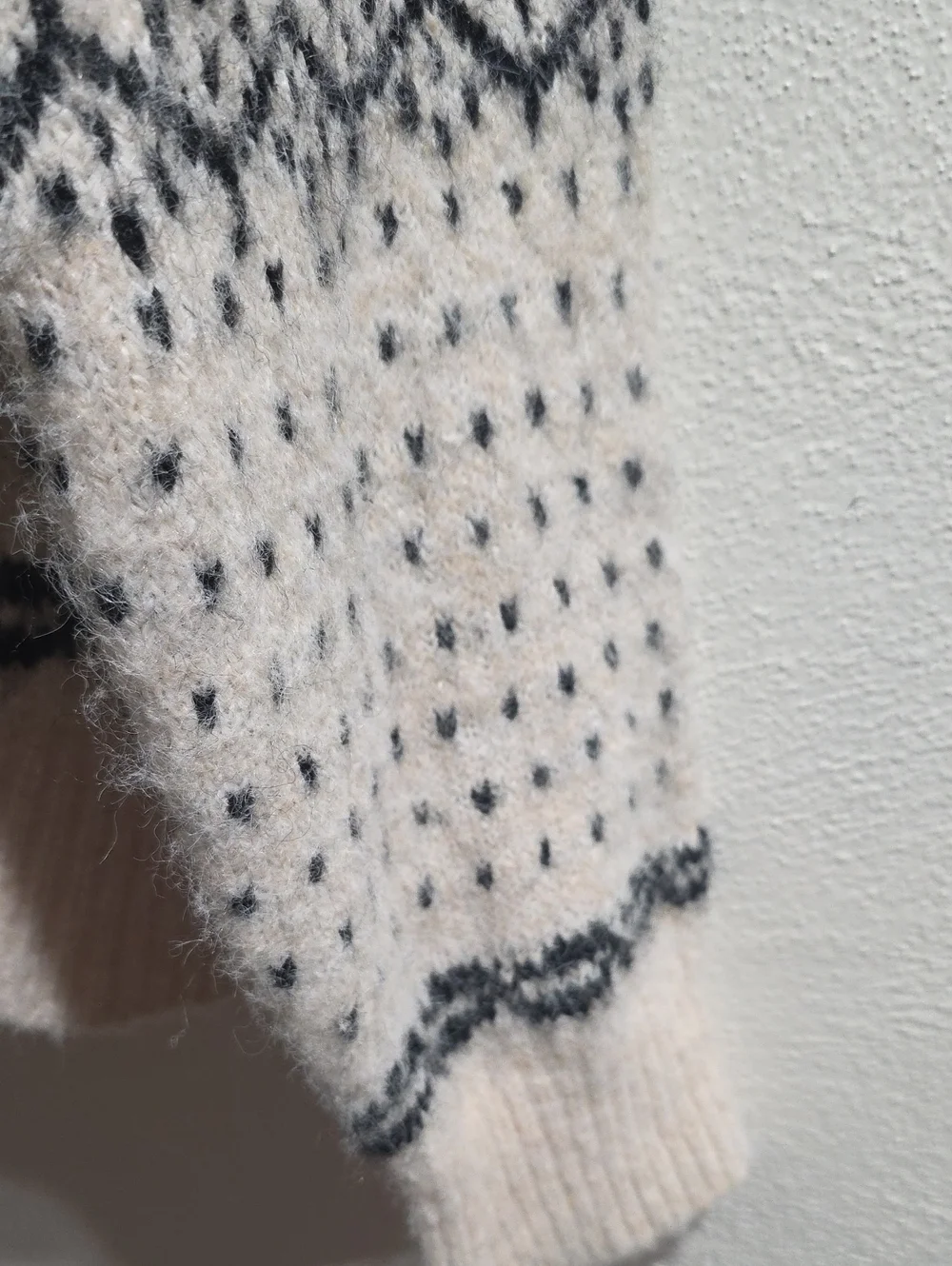 NWT Universal Threads Soft Fuzzy Alpine Sweater